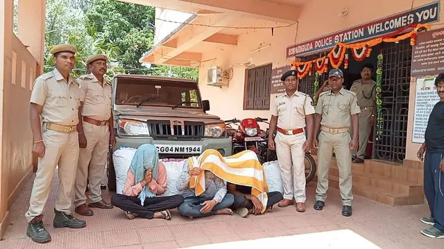 ଏକ କ୍ବିଣ୍ଟାଲ ଗଞ୍ଜେଇ ଜବତ, ୧ ବୋଲେରୋ, ୨ ବାଇକ ସହ ୪ ଗିରଫ