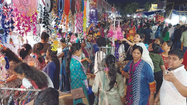 ଆଜି ସରିଯିବ ବୈଶାଖୀ ମେଳା, ଶନିବାର ସବୁ ରାସ୍ତା ଜାମ୍‌; ଦେଢ଼ ଲକ୍ଷରୁ ଅଧିକ ଲୋକ ମେଳା ବୁଲିଲେ