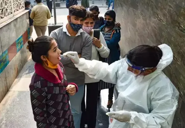 ୨୪ ଘଣ୍ଟାରେ ଦେଶରେ ୧,୮୨୯ଜଣ କୋଭିଡ୍‌-୧୯ ଆକ୍ରାନ୍ତ; ୩୩ଜଣ ମୃତ