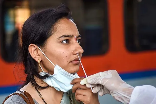 ୨୪ ଘଣ୍ଟାରେ ଦେଶରେ ୩,୪୫୧ ନୂଆ କୋଭିଡ୍‌-୧୯ ସଂକ୍ରମଣ; ମୃତ୍ୟୁସଂଖ୍ୟା ୪୦