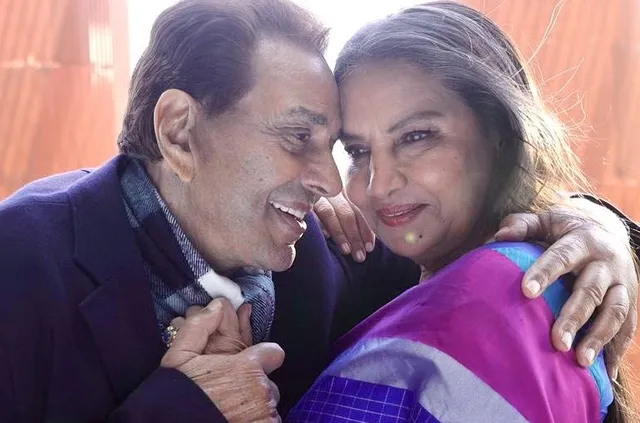 ଶବାନା ଆଜମୀଙ୍କ ସହ ଫଟୋ ସେୟାର କରି ଧର୍ମେନ୍ଦ୍ର କହିଲେ ‘ଇସ୍କ୍‌ ହୈ ମୁଝେ କ୍ୟାମ୍‌ରେ ସେ’