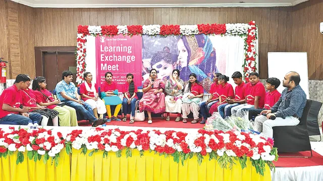 ରାଜ୍ୟ ଶିଶୁ ଅଧିକାର ସୁରକ୍ଷା କମିସନ୍‌ଙ୍କ ସହ ପ୍ରତିଭାଦୀପ୍ତ ଶିଶୁଙ୍କ ଆଲୋଚନା