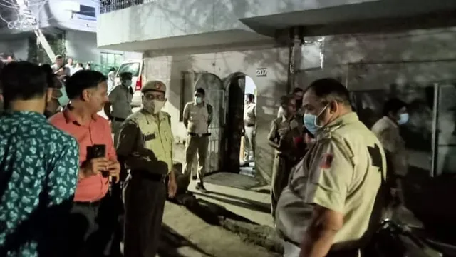 ଫ୍ଲାଟ୍‌ରେ ମାଆ ଓ ଝିଅଙ୍କ ମୃତ୍ୟୁ ଘଟଣା: ସୁସାଇଡ୍‌ ନୋଟ୍‌ରେ ଲେଖା ଅଛି- ମାରାତ୍ମକ ଗ୍ୟାସ୍‌, ଦିଆଶିଲି ଜଳାନ୍ତୁ ନାହିଁ