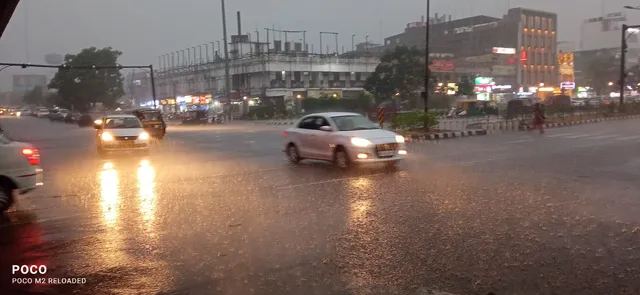 ଭୁବନେଶ୍ବରରେ କାଳବୈଶାଖୀ ବର୍ଷା। (ଫଟୋ: ବିଭୂତି)