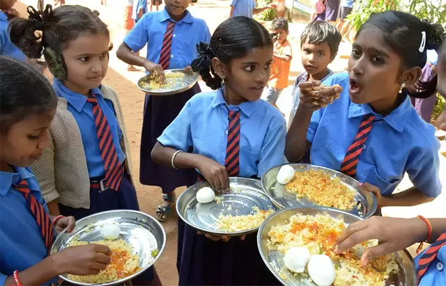 ମଧ୍ୟାହ୍ନ ଭୋଜନରୁ ଅଣ୍ଡା ଗାଏବ୍‌, ଏପ୍ରିଲ ୨ରୁ ଛାତ୍ରଛାତ୍ରୀଙ୍କୁ ମିଳୁନି ଅଣ୍ଡା