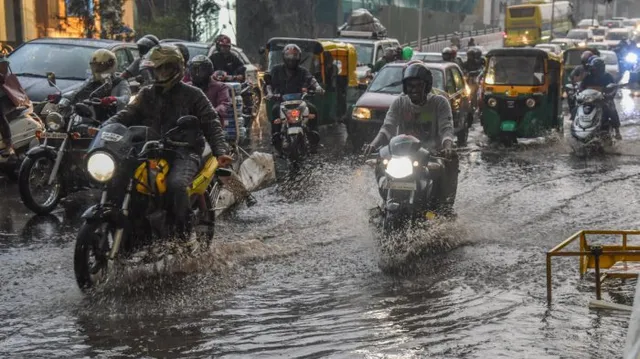 ବର୍ଷାରେ ବେଙ୍ଗାଲୁରୁ ବେହାଲ୍‌: ବ୍ୟାପକ ଅଞ୍ଚଳ ଜଳବନ୍ଦୀ, ୨ ମୃତ