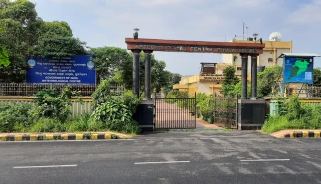 ଆସନ୍ତା ୪୮ ଘଣ୍ଟା ମଧ୍ୟରେ ବାତ୍ୟାର ରୂପ ନେବକି ନାହିଁ ଚିତ୍ର ସ୍ପଷ୍ଟ ହେବ: ପାଣିପାଗ ବିଜ୍ଞାନୀ