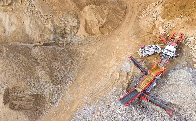 ତାମିଲ୍‌ନାଡୁ ଖଦାନ୍‌ର ୩୦୦ ଫୁଟ୍‌ ଗଭୀରରେ ଫସି ରହିଛନ୍ତି ୪ ଶ୍ରମିକ; ଉଦ୍ଧାକାରୀଙ୍କୁ ସାହାଯ୍ୟ କରୁଛି ହେଲିକପ୍ଟର୍‌