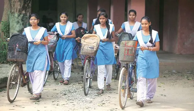 ଦଶମ ପରୀକ୍ଷାର୍ଥୀ ଅନୁପସ୍ଥିତ ଘଟଣା ପରେ ପଦକ୍ଷେପ: ସ୍କୁଲ୍‌ ନ ଆସିଲେ ମିଳିବନି ସାଇ‌କେଲ୍‌