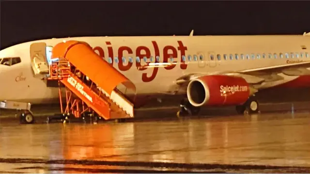 ଅବତରଣ ବେଳେ କାଳବୈଶାଖି କବଳରେ ପଡ଼ିଲା ସ୍ପାଇସ୍‌ଜେଟ୍‌ ବିମାନ; ଲଗେଜ୍‌ ପଡ଼ି ୪୦ ଯାତ୍ରୀ ଆହତ