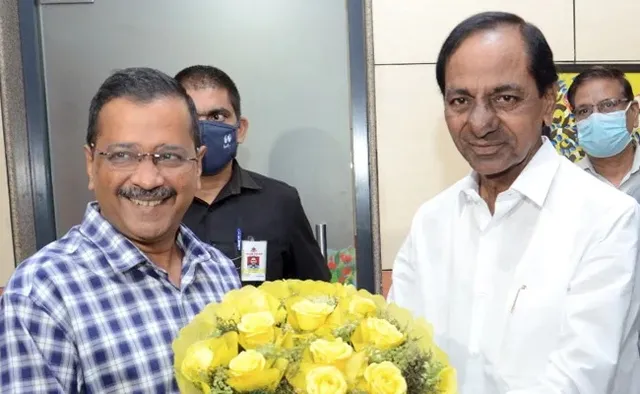 କୃଷକ ଆନ୍ଦୋଳନରେ ମୃତ ଚାଷୀଙ୍କ ପରିବାରକୁ ଭେଟି ୩ଲକ୍ଷ ଟଙ୍କାର ଚେକ୍ ଦେବେ କେଜ୍ରିୱାଲ ଓ କେସିଆର