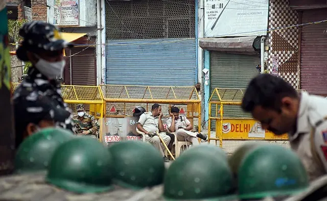 ଅନୁମତି ନଥାଇ କେମିତି ଶୋଭାଯାତ୍ରା ହେଲା? ଜାହାଙ୍ଗୀରପୁରୀ ହିଂସା ମାମଲାର ଶୁଣାଣି ବେଳେ ପୁଲିସକୁ ପ୍ରଶ୍ନ କଲେ କୋର୍ଟ