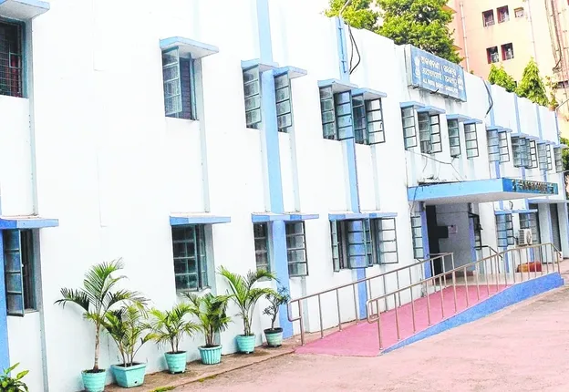 ଆକାଶବାଣୀ ସମ୍ବଲପୁରକୁ ୫୯ ବର୍ଷ ପୂରିଲା, ନି‌ଜ ପରିଚୟ ବଞ୍ଚାଇ ରଖିବା ପାଇଁ କରୁଛି ସଂଘର୍ଷ