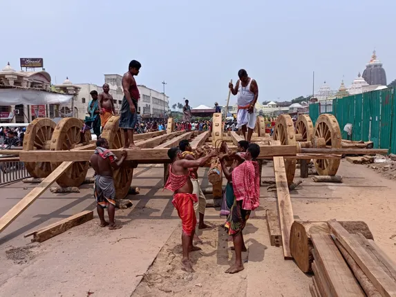 ପୁରୀ: ତିନି ରଥର ଦଣ୍ଡା ଉଠିଲା