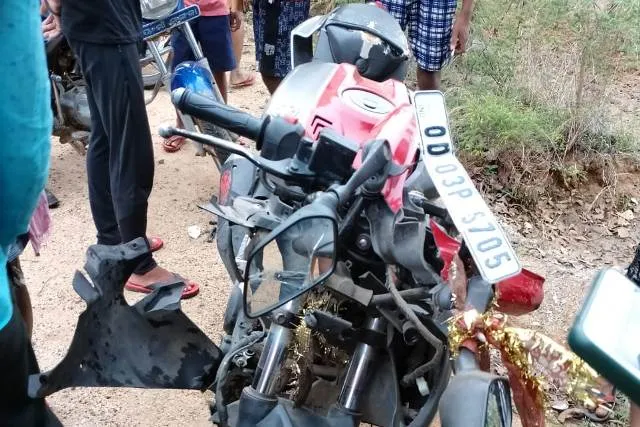 ୨ ବାଇକ ମୁହାଁମୁହିଁ ଧକ୍କା; ମାମୁ-ଭଣଜା ମୃତ, ଦୁଇ ଗୁରୁତର