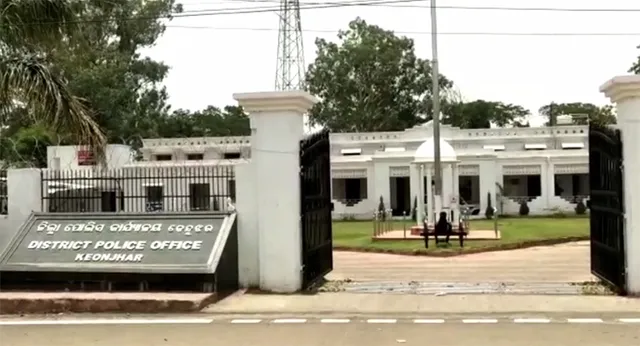 ଏସ୍‌ପି ଅଫିସ ଆଗରେ ମହିଳାଙ୍କ ଆତ୍ମାହୁତି ଉଦ୍ୟମ