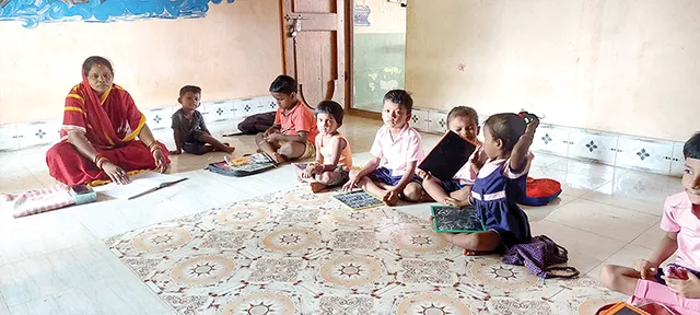 ୧୩ ବର୍ଷ ହେଲା ପର ଘର ବାରଣ୍ଡାରେ ଚାଲିଛି ଅଙ୍ଗନବାଡ଼ି  କେନ୍ଦ୍ର