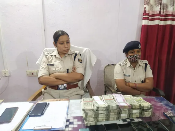 ଯାଜପୁରରୁ ଡକାୟତି କରି ପଶ୍ଚିମବଙ୍ଗ ଯାଉଥିବା ଲୁଟେରାଙ୍କୁ ଜଳେଶ୍ଵରରୁ ଧରିଲା ପୁଲିସ