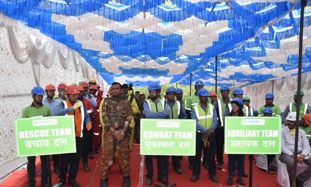 ରାଷ୍ଟ୍ରୀୟ ବିପର୍ଯ୍ୟୟ ଉଦ୍ଧାରକାରୀ ଦଳ ସହିତ ମିଶି  ନିରାପତ୍ତା ମକଡ୍ରିଲ୍ କଲା ବେଦାନ୍ତ ଆଲୁମିନିୟମ