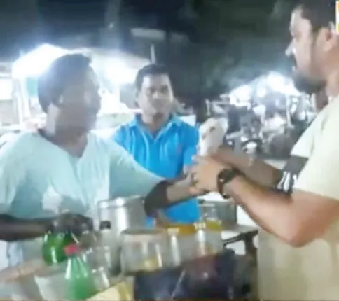 ଢଗଢମାଳି, ‌‌‌‌‌‌‌‌‌‌‌ବ୍ୟଙ୍ଗକବିତା ଗାଇ ଝାଲ୍‌ମୁଢ଼ି ବିକୁଛନ୍ତି ଗଗନ