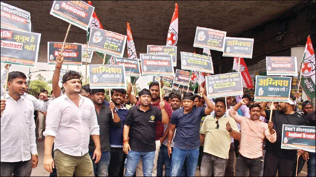 ଅଗ୍ନିପଥ ଯୋଜନା ପ୍ରତ୍ୟାହାର ଦାବିରେ ଯୁବ କଂଗ୍ରେସର ବିକ୍ଷୋଭ