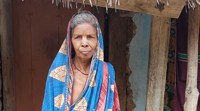 ରାସନକାର୍ଡ଼ ପାଇଁ ଗୁହାରି କରି ଥକିଗଲେଣି ଉର୍ବଶୀ 