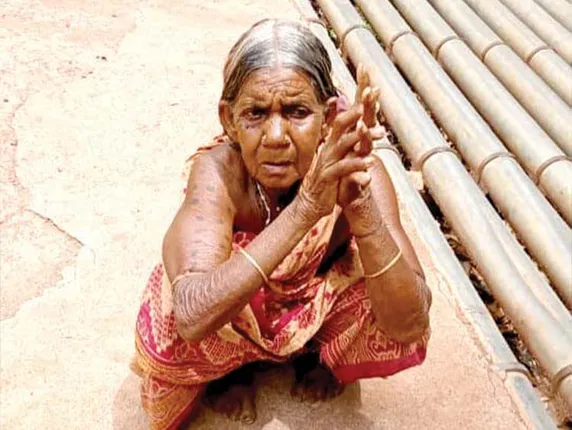 ବ୍ୟାଙ୍କ ଖାତା ନାହିଁ, ଦୁଇମାସ ହେଲା ଭତ୍ତା ପାଇଁ ନୟାନ୍ତ ବୃଦ୍ଧା ଯଶୋଦା