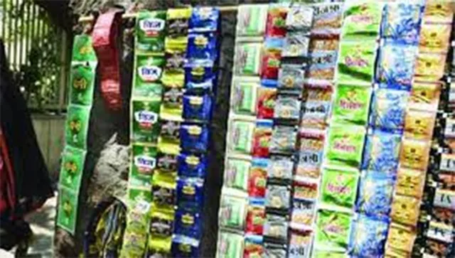 ୩୩ ଗୁଟଖା ଦୋକାନରେ ଚଢ଼ଉ