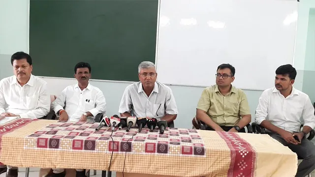 କଳାହାଣ୍ଡିରେ ଡବ୍ଲୁଓଡିସି ଅଧ୍ୟକ୍ଷଙ୍କ ସୂଚନା: ୨୦୨୩ ଡିସେମ୍ବର ସୁଦ୍ଧା କଳାହାଣ୍ଡି ମେଡିକାଲ କଲେଜ କାର୍ଯ୍ୟକ୍ଷମ