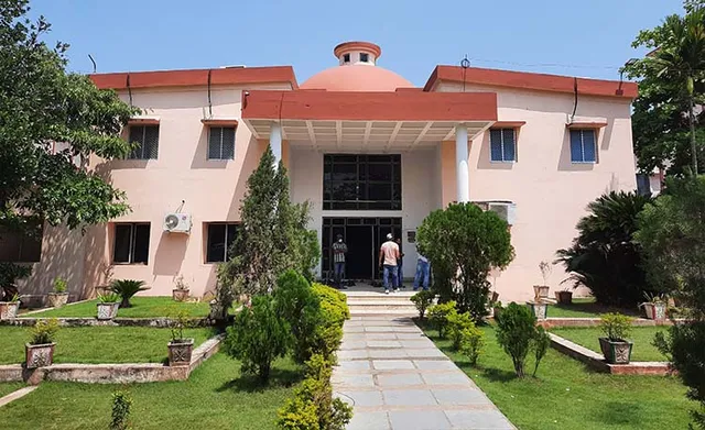 ଏମ୍‌କେସିଜି ମେଡିକାଲ କଲେଜରେ ରହିଛି ମାତ୍ର ୧୩ ୟୁନିଟ୍‌ ରକ୍ତ, ରୋଗୀଙ୍କୁ ଦିଆଯାଉଛି ଏକ୍ସଚେଞ୍ଜ ସେବା