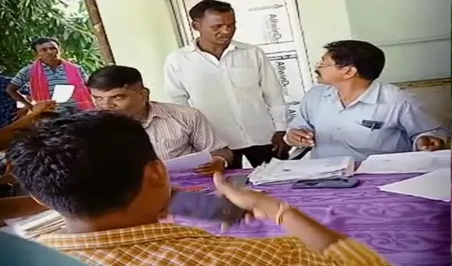 ଚିଟଫଣ୍ଡ ଟଙ୍କା ଫେରାଇବାରେ ବି ହେରାଫେରି, ଅସନ୍ତୁଷ୍ଟ ଜମାକାରୀ ନେଇଗଲେ କାଗଜପତ୍ର