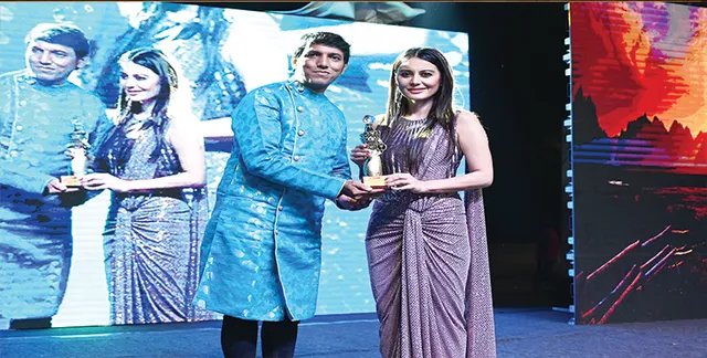 ଶ୍ରୀନିବାସଙ୍କୁ ଶ୍ରେଷ୍ଠ କୋରିଓଗ୍ରାଫର୍‌ ଓ କାହାଣୀକାର ସମ୍ମାନ