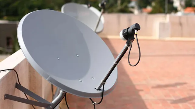 ଏହି କାରଣରୁ ଡିଟିଏଚ୍ ଛତାକୁ ତେରଛା ଲଗାଯାଇଥାଏ