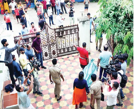 ସ୍ତ୍ରୀଙ୍କୁ ହତ୍ୟା କଲେ ସ୍ବାମୀ: ଦୁଇ ଝିଅଙ୍କୁ ମରଣାନ୍ତକ ଆକ୍ରମଣ, ଅଭିଯୁକ୍ତ ଗିରଫ