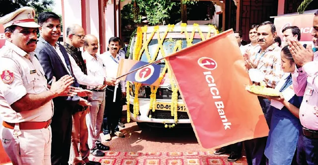 ଗଡ଼ିଲା  ଭ୍ରାମ୍ୟମାଣ ରକ୍ତ ସଂଗ୍ରହ ଯାନ