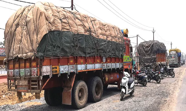 ଅଭାବୀ ବିକ୍ରି ଆରମ୍ଭ: ଆନ୍ଧ୍ରକୁ ବୋହିଲେଣି ଧାନ