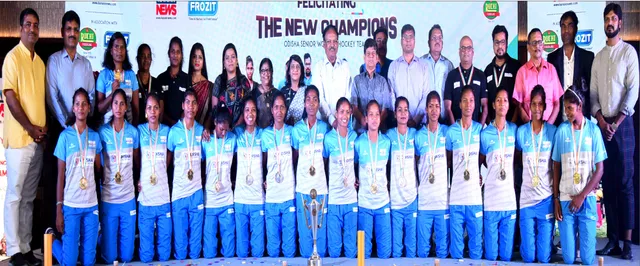 ଓଡ଼ିଶାର ହକି ‘ପ୍ରଥମା’ଙ୍କୁ ଭବ୍ୟ ସମ୍ବର୍ଦ୍ଧନା: ଗୋଟିଏ ମଞ୍ଚରେ ଯୋଡ଼ି ହେଲେ ୩ ଏକନମ୍ବର ‘ସମ୍ବାଦ-ରୁଚି-ଓଡ଼ିଶା ମହିଳା ହକି ଦଳ’