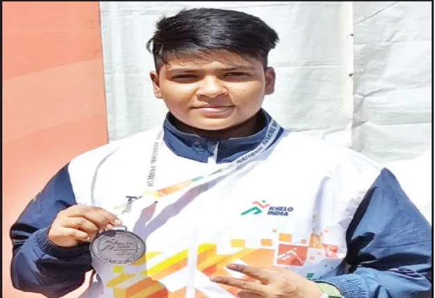 ଖେଲୋ ଇଣ୍ଡିଆ ଜାତୀୟ ରୢାଙ୍କିଙ୍ଗ୍‌ ଭାରୋତ୍ତୋଳନ: ମୋନାଲିଙ୍କୁ କାଂସ୍ୟ