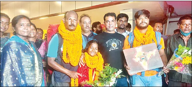 ବାପାଙ୍କ ଦୁଃସାହସିକ ପଥରେ କନ୍ୟା: ୬ ଦିନରେ ୬ ପର୍ବତ ଚଢ଼ିଲେ ଆରାଧ୍ୟା