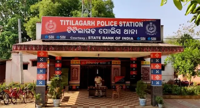 ଅନ୍ତରଙ୍ଗ ମୁହୂର୍ତ୍ତର ଭିଡିଓ ଭାଇରାଲ, ପୀଡ଼ିତ ଥାନାର ଦ୍ୱାରସ୍ଥ ପରେ ଜେଲ୍‌ ଗଲା ପ୍ରେମିକ