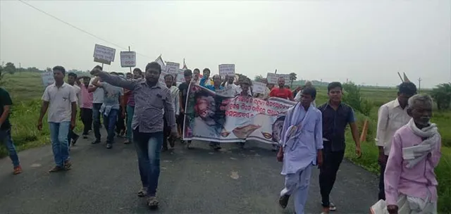 ନାଳରୁ ଯୁୁବକଙ୍କ ମୃତଦେହ ଉଦ୍ଧାର ଘଟଣା; ଅଭିଯୁକ୍ତକୁ ଗିରଫ ଦାବିରେ ବିକ୍ଷୋଭ