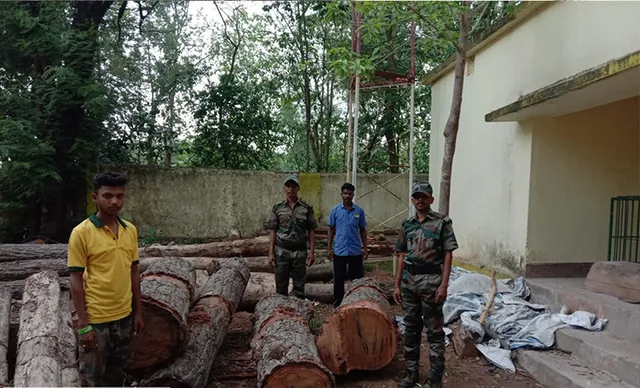 ଲକ୍ଷାଧିକ ଟଙ୍କାର କାଠ ଜବତ