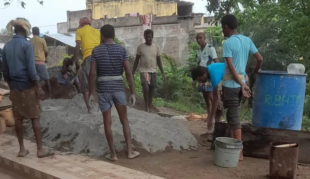 ଜଙ୍ଗଲପାଡ଼ୁରେ ପଶି ଆଡ଼ିବନ୍ଧ ନିର୍ମାଣ କଲା ଆନ୍ଧ୍ର