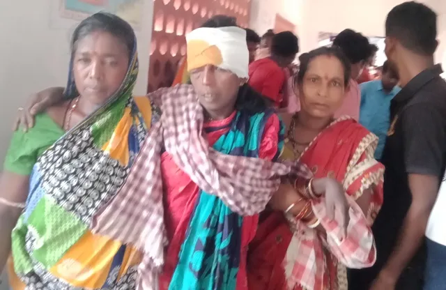 ସରକାରୀ ଜମି ଜବରଦଖଲକୁ ନେଇ ଦୁଇ ଗାଁ ଭିତରେ ରକ୍ତାକ୍ତ ସଂଘର୍ଷ; ୧୭ରୁ ଅଧିକ ଆହତ, ୫ ଗୁରୁତରଙ୍କୁ ବ୍ରହ୍ମପୁର ସ୍ଥାନାନ୍ତର