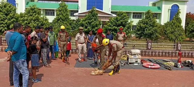 ପ୍ରାକୃତିକ ବିପର୍ଯ୍ୟୟ ମୁକାବିଲା କୌଶଳ ଶିଖାଇଲା ଅଗ୍ନିଶମ ବିଭାଗ