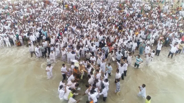 ସହସ୍ରାଧିକ ଭକ୍ତ-ଅନୁଗାମୀଙ୍କ ଗହଣରେ ମହୋଦଧିରେ ପରମ ପୂଜ୍ୟପାଦ ଶ୍ରୀଶ୍ରୀଦାଦାଙ୍କ ଚିତାଭସ୍ମ ବିସର୍ଜିତ