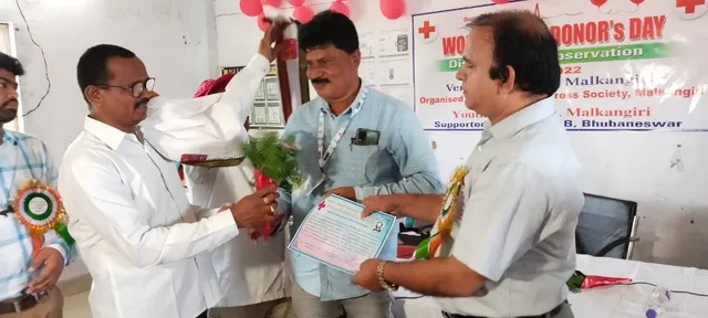 ମହିଳାଙ୍କ ଜୀବନ ବଞ୍ଚାଇଲେ ଯୁବକ