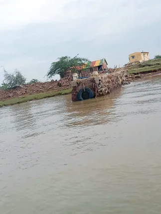 ପାଣି ବିକ୍ରି ପାଇଁ ବୈତରଣୀରେ ବ୍ୟକ୍ତିଗତ ଜେଟି, ଏକ ମିନିଟ୍‌ ପାଣିର ଦାମ ୫୦ ଟଙ୍କା