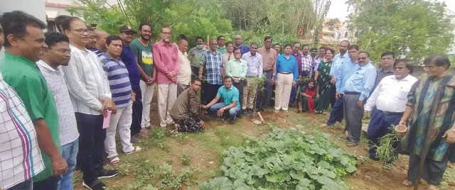 ‘ସମ୍ବାଦ-ସାହିତ୍ୟଘର’ ବୃକ୍ଷରୋପଣ ଅଭିଯାନ ଉଦ୍‌ଘାଟିତ, ମା’ ଶାରଳା ସଦନ ପ୍ରାଙ୍ଗଣରେ ଶୁଭାରମ୍ଭ କଲେ ବୁଦ୍ଧିଜୀବୀ
