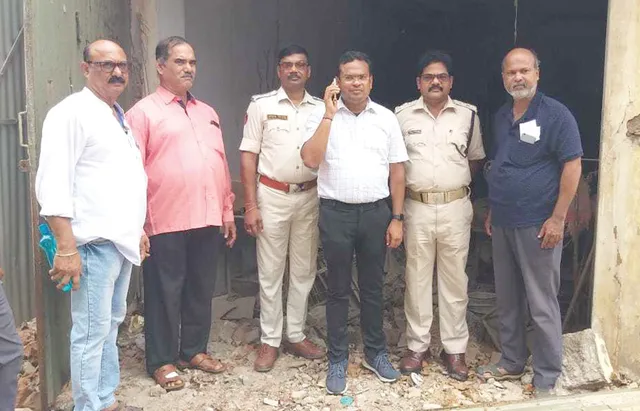 ଏସ୍‌ସିବି ରାସ୍ତା ସଂପ୍ରସାରଣ ପାଇଁ ୧୬ ବର୍ଷ ହେଲା ତାଲା ପଡ଼ିଥିବା ଚକ୍ଷୁ ମୋବାଇଲ୍‌ ୟୁନିଟ୍ ଘର ଉଚ୍ଛେଦ